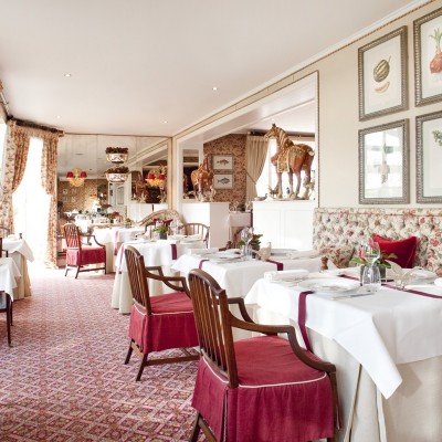Restaurant - Summer Lodge Hotel