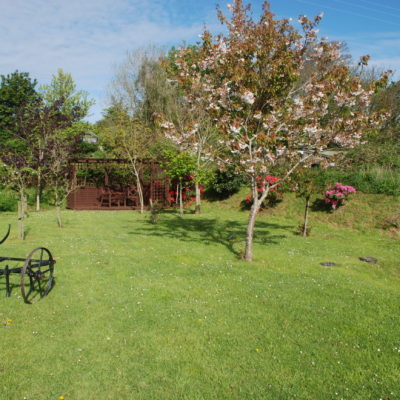 Bolberry Farm Cottages --gardens