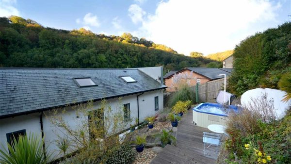 The Fernery hot tub and outdoor tiered gardens