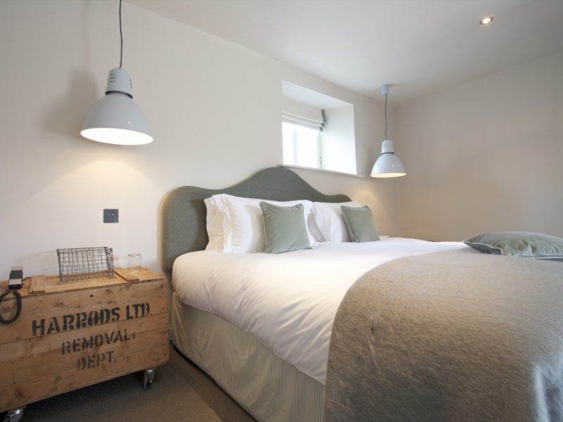 The Wheatsheaf Inn - luxury dog-friendly rooms in Gloucestershire